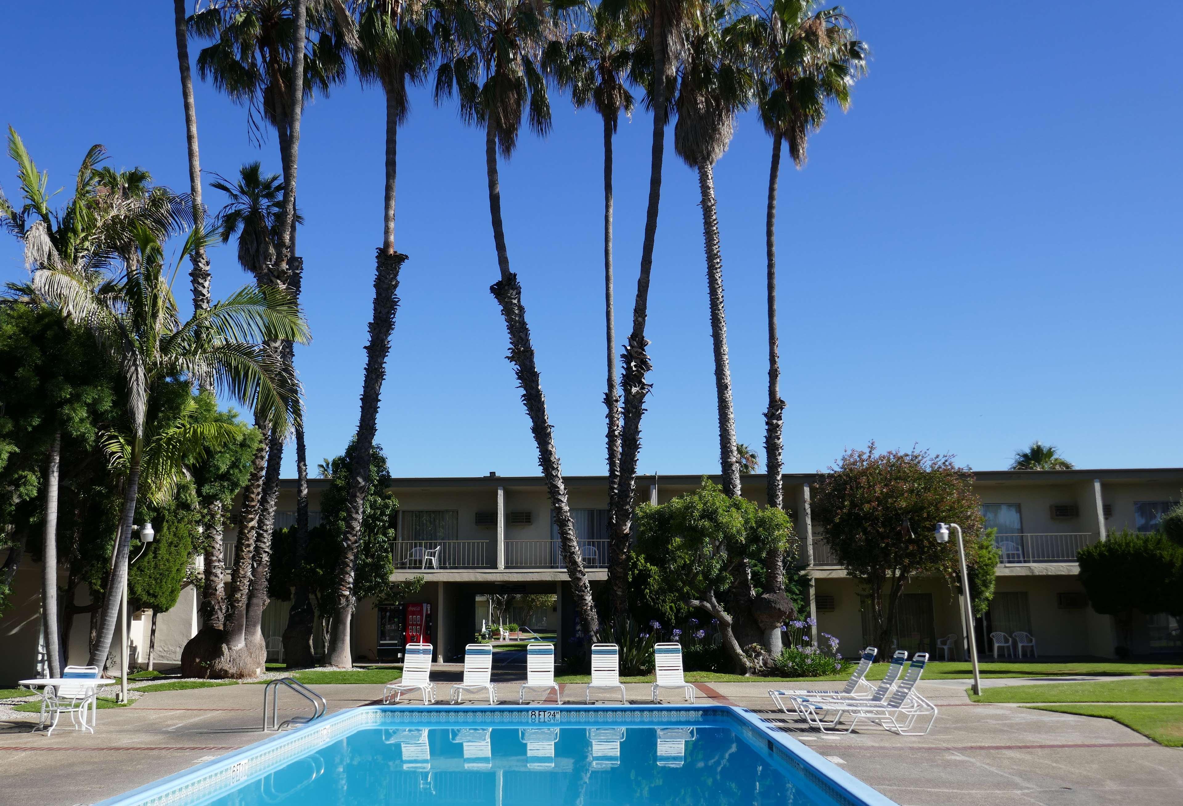 Best Western Golden Sails Hotel Long Beach Esterno foto