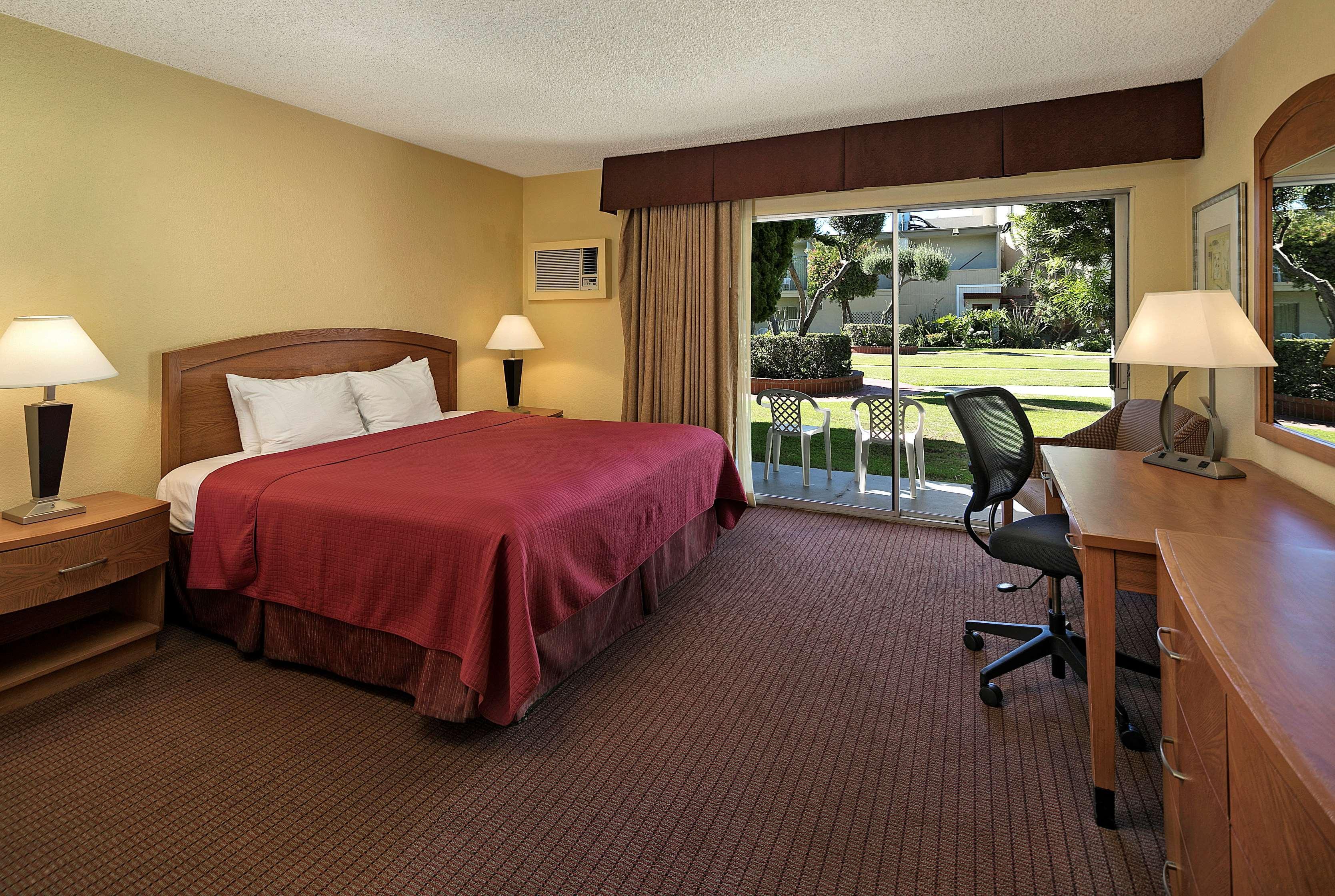 Best Western Golden Sails Hotel Long Beach Esterno foto