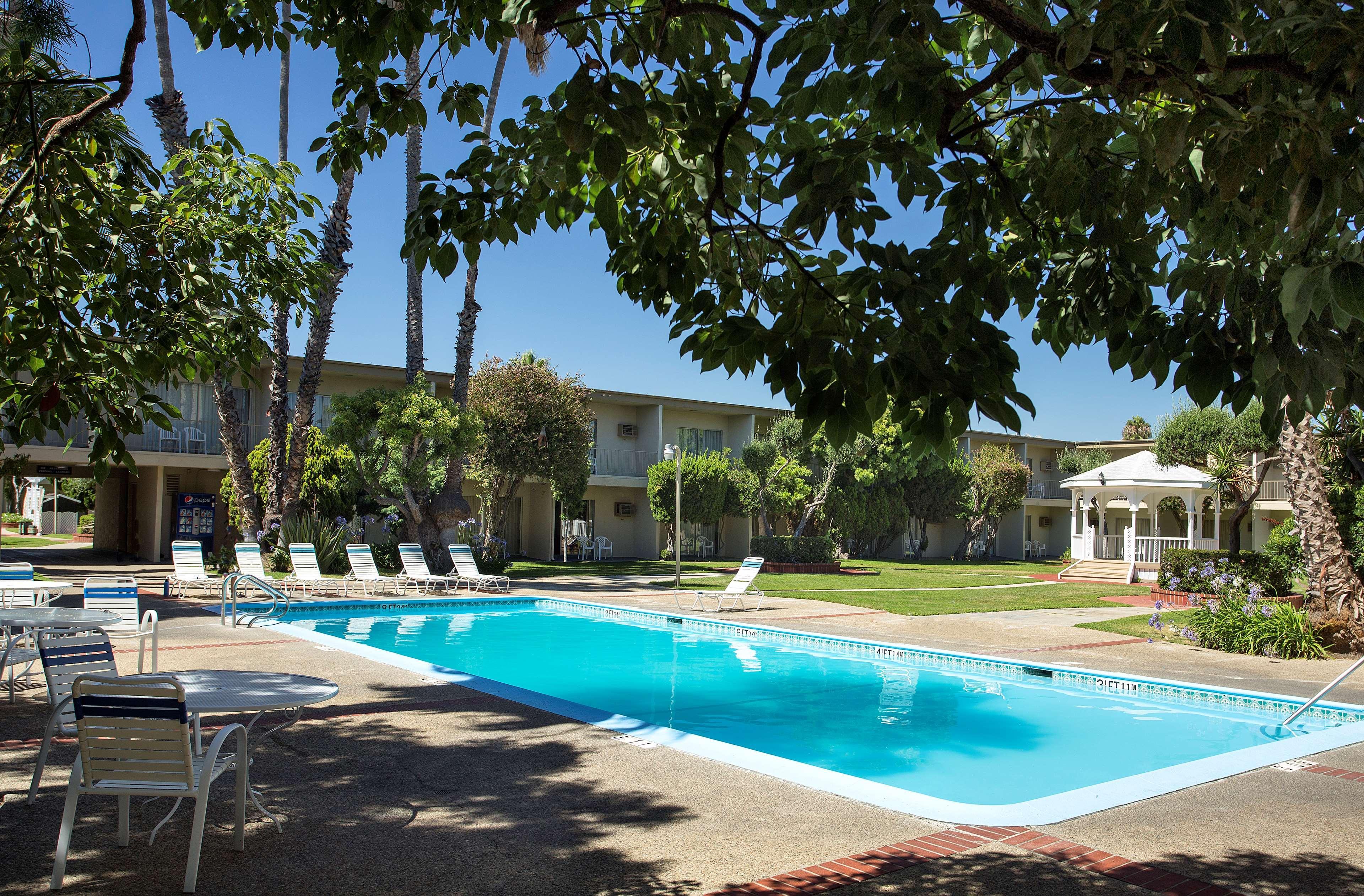 Best Western Golden Sails Hotel Long Beach Esterno foto