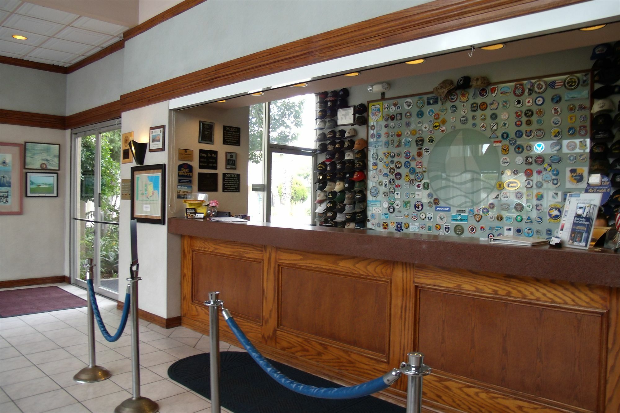 Best Western Golden Sails Hotel Long Beach Esterno foto